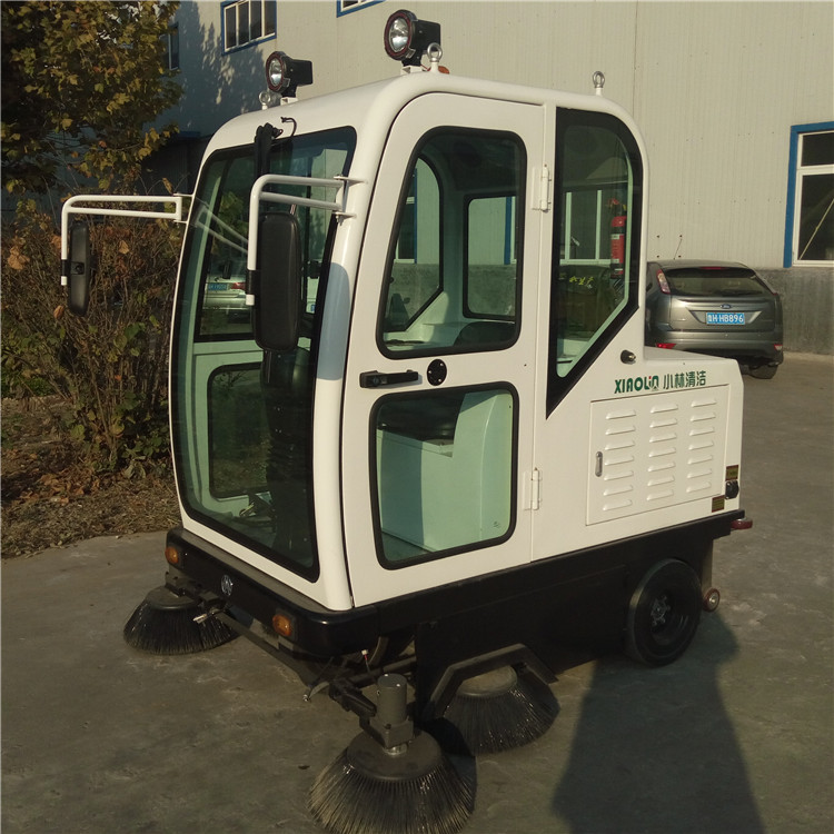 XLS-1900電動掃路車 XLS-1900電動掃路車